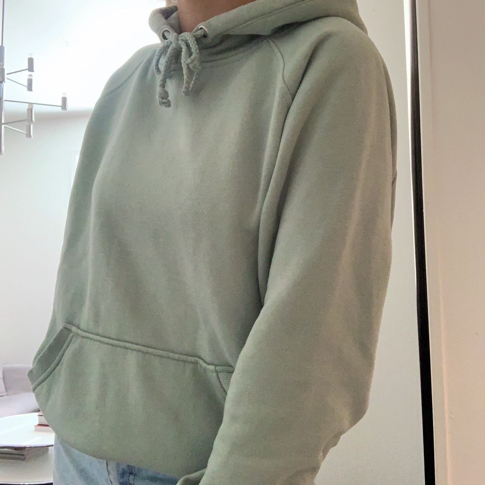 Jättefin mintrgrön hoodie, lite nopprig men inget man tänker på :). Huvtröjor & Träningströjor.