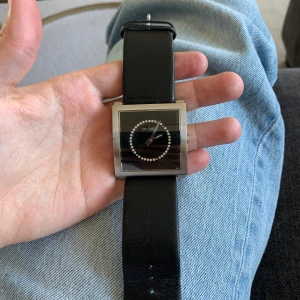 Klocka - Superfin klocka som är köpt för ett tag sedan men inte har använts så mycket 