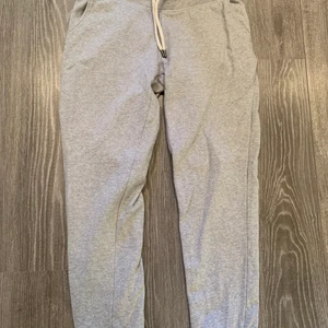 Mjukisbyxor - Supersköna och fina mjukisbyxor. Köparen står för frakten. Fraktar endast.