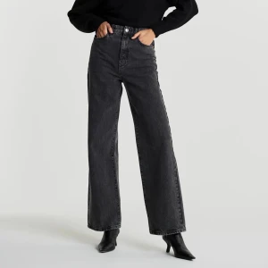 Vida jeans  - Svarta Idun jeans från Gina, helt slutsålda! Storlek 34🤎🤎