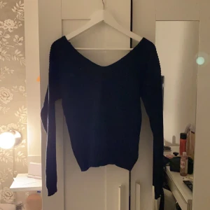 Nelly - Säljer denna tröja från Nelly/NLY TREND då den inte passa mig i smaken, helt oanvänd och lappen är kvar, St xs men skulle säga att den även passar S