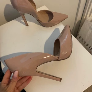 Pumps  - Storlek 38, säljs då det är för stora för mig 