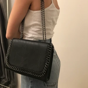 Söt väska - Söt liten väska! Säljer då den inte är min stil. 