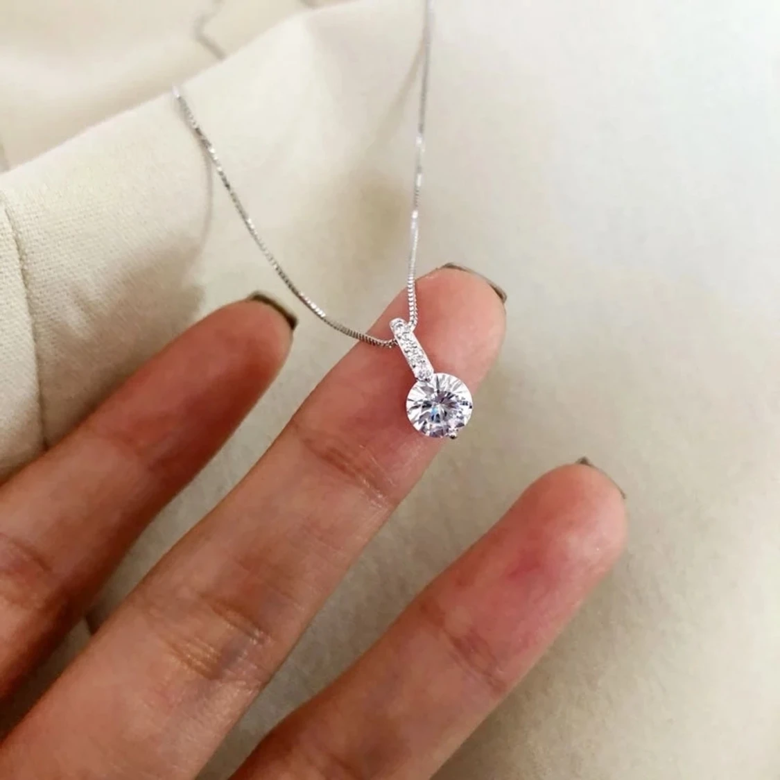 Äkta silver 925 halsband med kristallhänge 