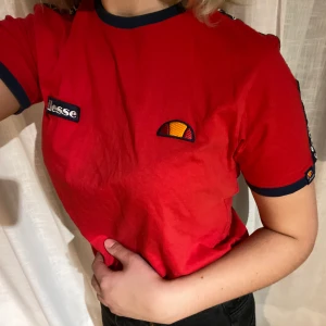 Ellesse T-shirt  - Aldrig använd. Köpt för typ 600 