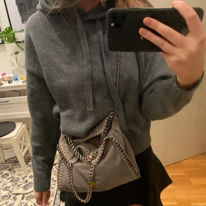 Stickad hoodie från H&M - Stickad hoodie från H&M, aldrig andvänd