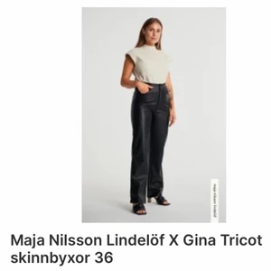 Maja Nilsson Lindelöf X Gina Tricot skinnbyxor 36 - Helt i nyskick! Aldrig använda. Buda från 450kr. Köparen står för frakten. 