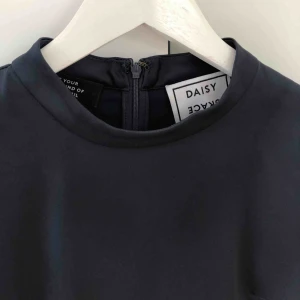  - DASY GRACE blus, använd en gång. Nypris 900