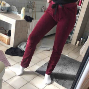  - Snygga mjukisbyxor från Marqy. Storlek 170-176 men de passar mig som bär xs och s. Frakt tillkommer! 