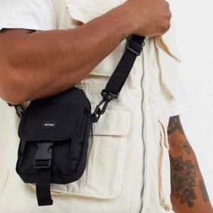 Magväska - Superfin trendig väska i nyskick