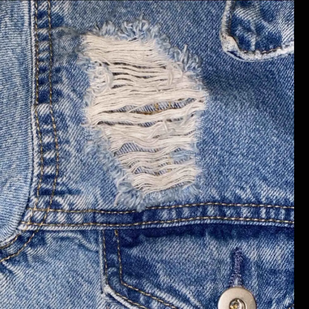 Svin snygg oversize jeans jacka från lager 157, storlek 34, använd 1 gång! Passar inte mig  Frakt tillkommer . Jackor.