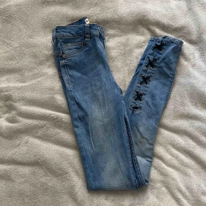  - Molly jeans från Gina  
