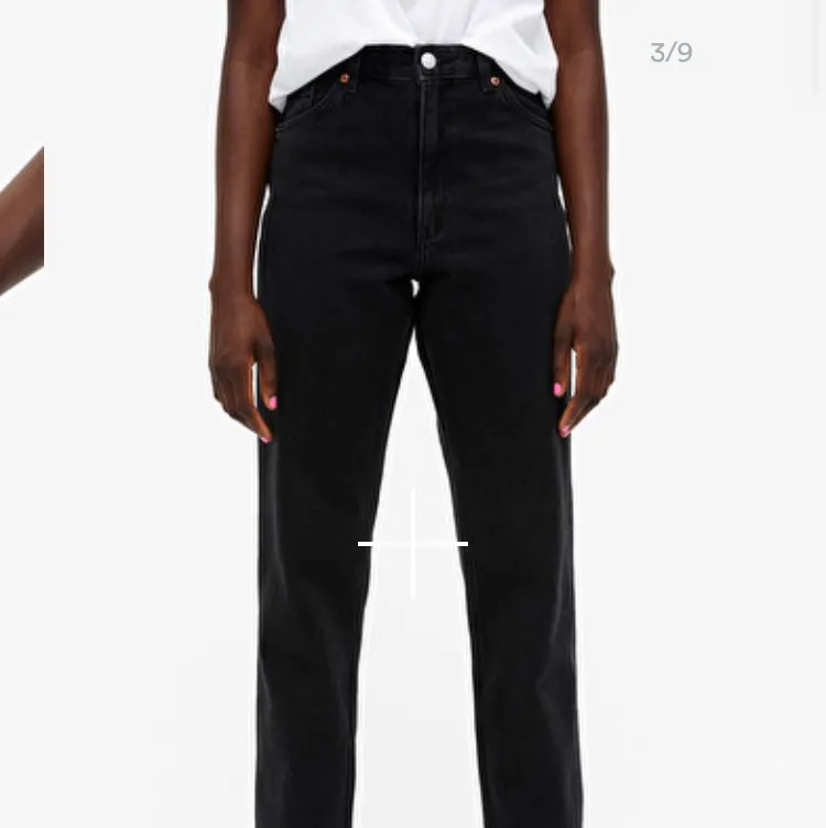 Ett par svarta jeans från monki, super skick! Säljer pga lite för små för mig som är 170! Nypris 400 kr.. Jeans & Byxor.