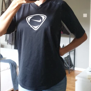 Nike t-shirt  - Säljes pga garderobsrensning. Fint skick 🌻