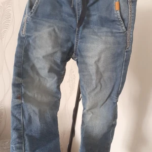 Jeans barn - Bra skick,  strl 110