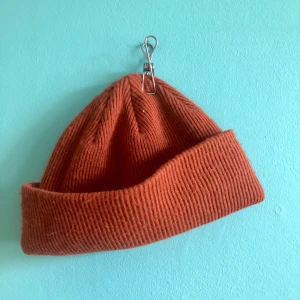 Rostbrun Sotarmössa  - Rostbrun sotarmössa i begagnat skick! 