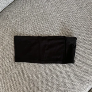 Bandeautopp - Bandeautopp från NAKD. Köpare står för frakt.