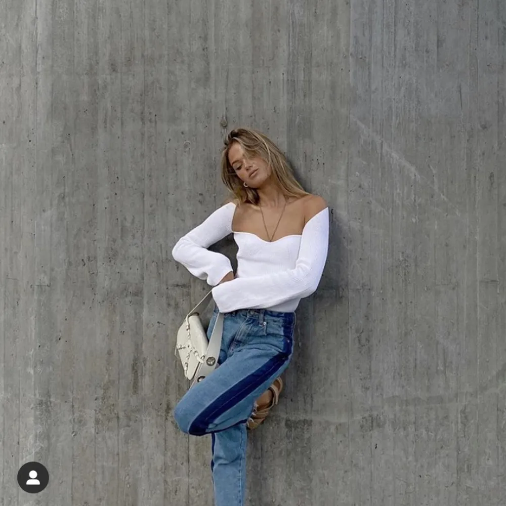 Liknande jeans från Gina, ser typ exakt likadana ut! Kan mötas upp i stockholm eller frakta🦋🦋. Jeans & Byxor.