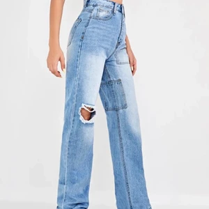 snygga cargo jeans - skit snygga cargo jeans!! säljer för de är tyvärr för små för mig. Aldrig använda!❤️ 