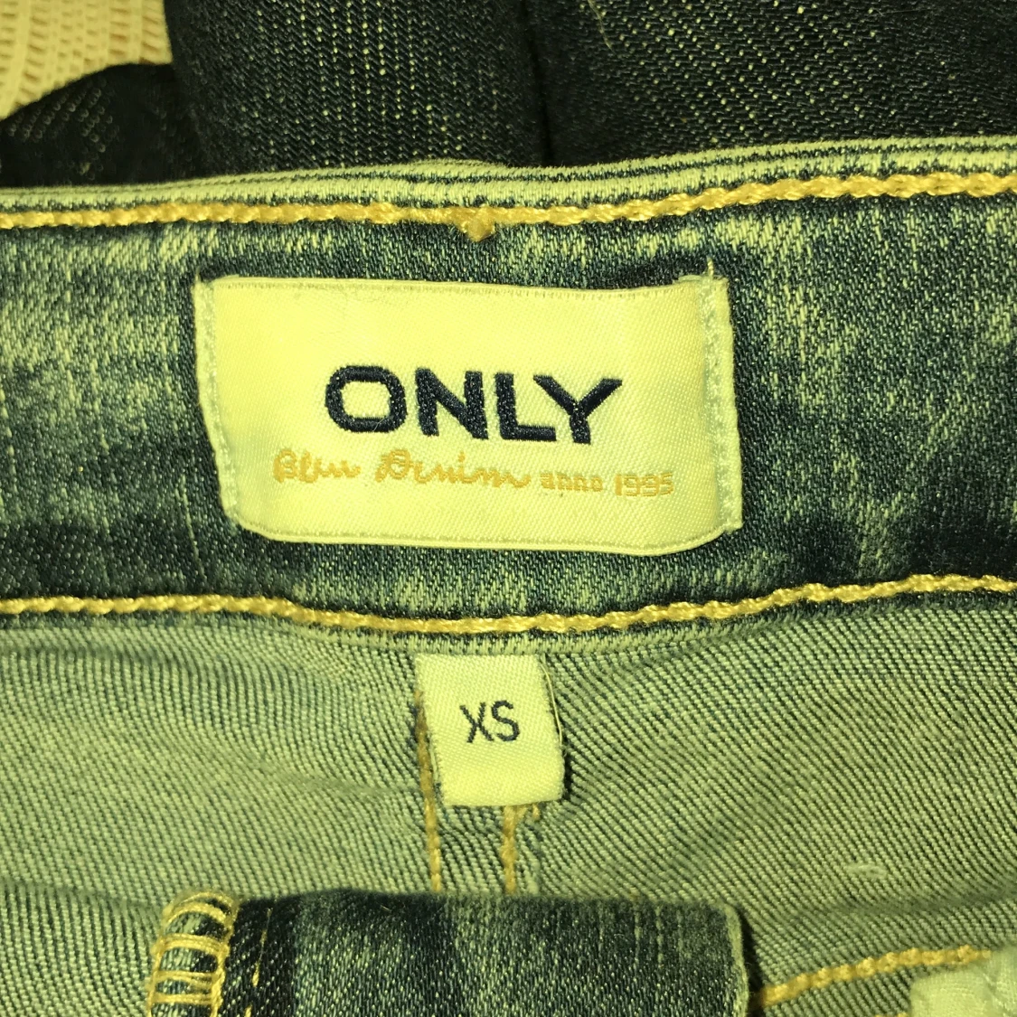 Kjol från ONLY stl XS - 91