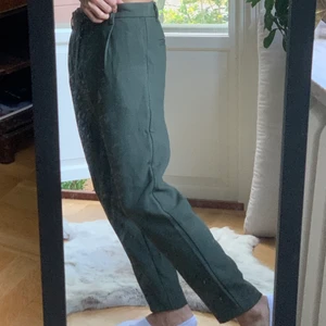 Weekday Trousers S (46 IT) - ALDRIG ANVÄNDA! Storlek 46 IT motsvarar S 
