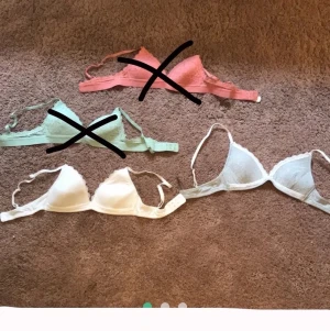 Toppar - Det rosa och limegröna är nu sålda, det vita och gråa finns kvar! Frakten är 20kr