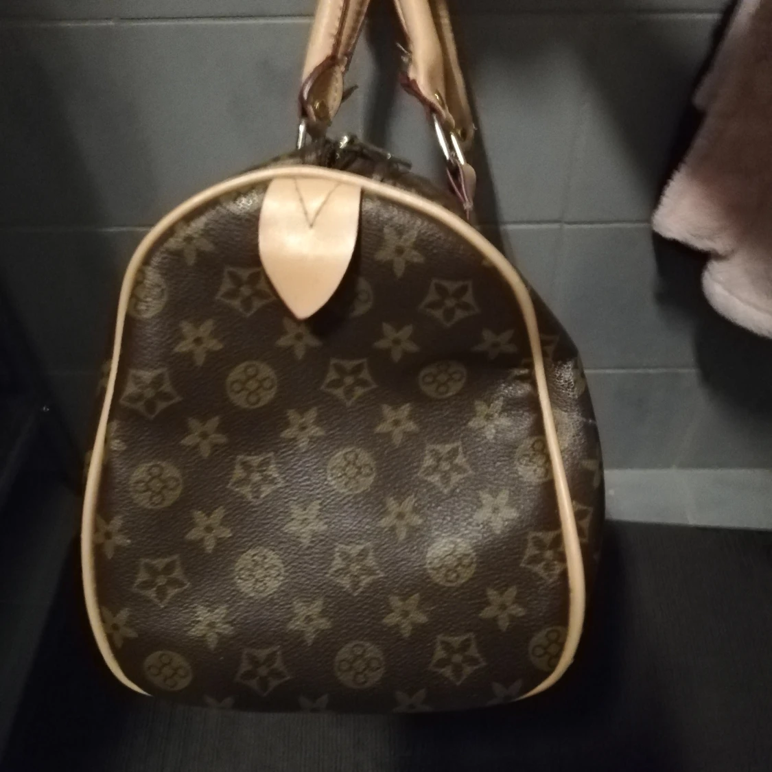 "Luis vuitton" väska  - 90