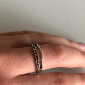 Superfin silverpläterad ny ring - Superfin silverpläterad ny ring  65 kr + 11 kr frakt