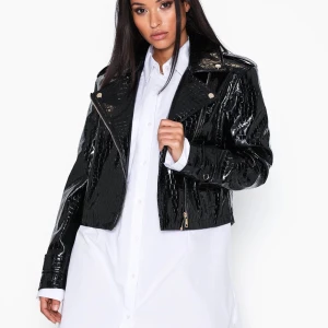 Snygg jacka från Ivyrevel!! - Endast provad! Frakt tillkommer. Buda från 100kr