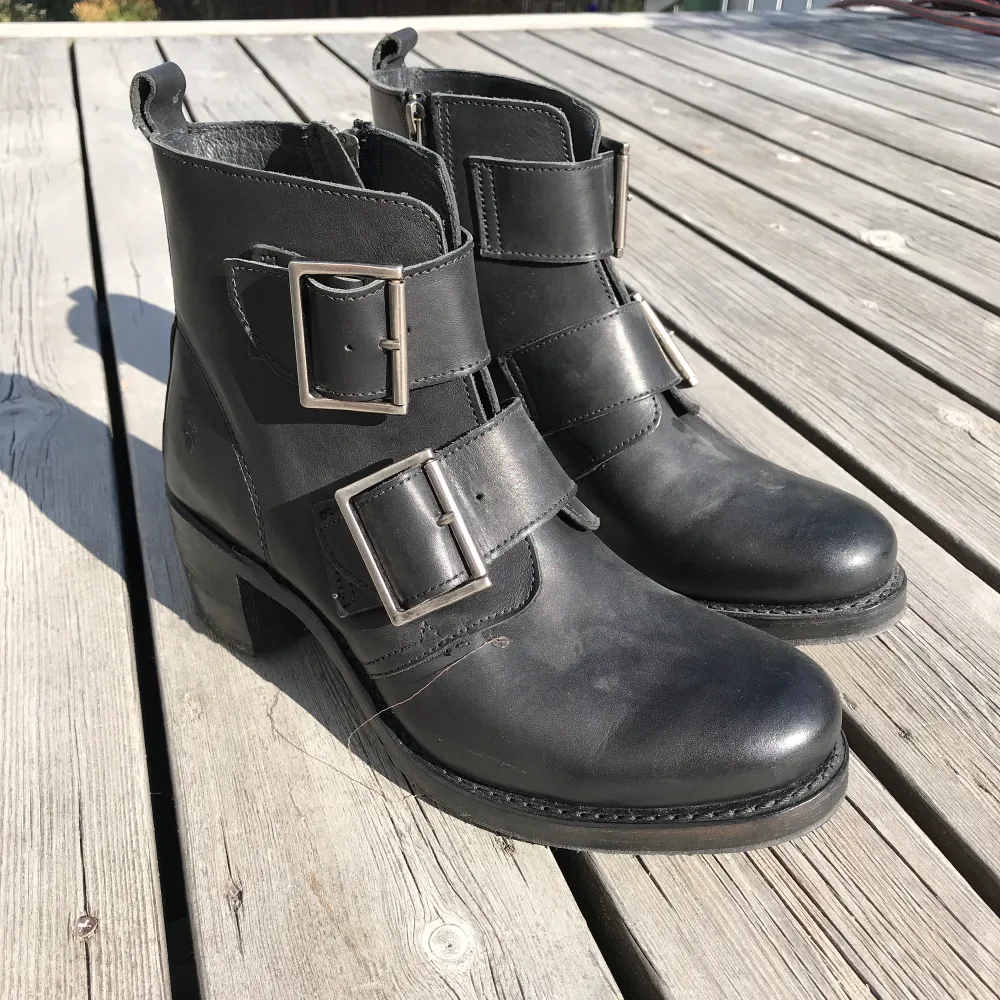 Fresh amerikanska Frye boots i Dam 42. Fin läder och knappt använda. . Skor.