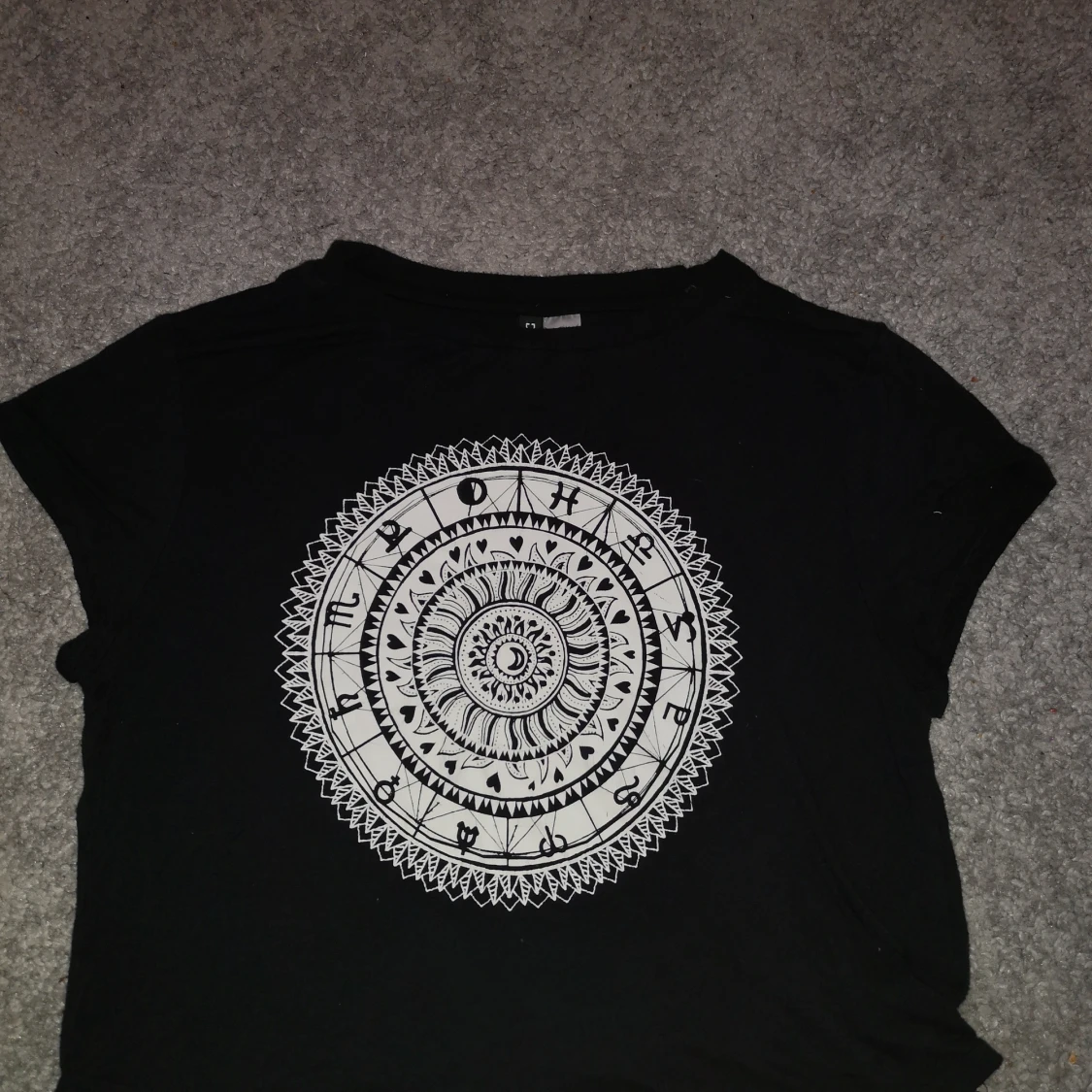 Basic T-shirt från H&M