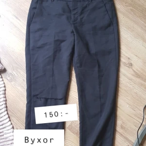 Byxor - Nästan nya, använda 3 ggr. 
