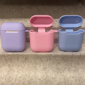 Airpods fodral! - Jättefina airpodsfodral i pastellfärger. Hård silikon material💜💗💙