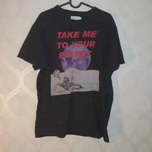 Carlings t-shirt - T-shirt från Carlings med coolt tryck. Frakt tillkommer. OBS: rabatt ges vid köp av flera plagg