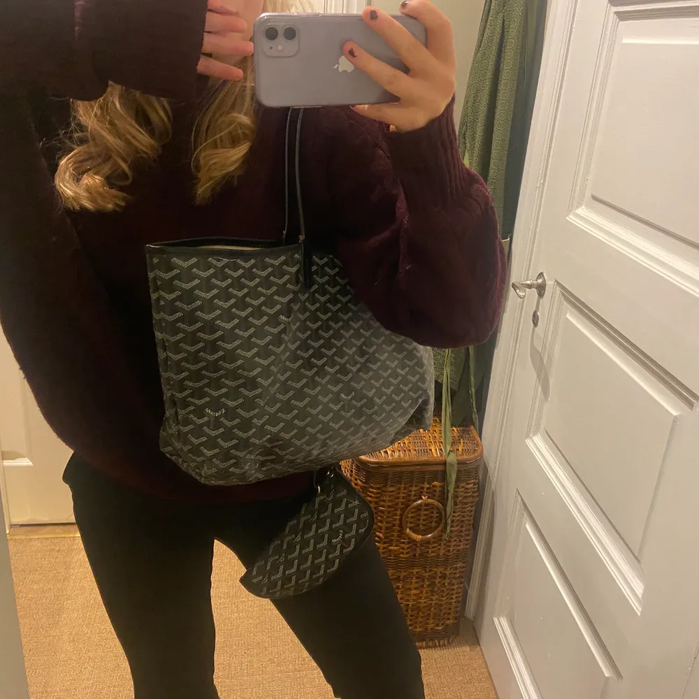 Goyard väska. Lite sliten då den har används rätt mycket!!!   💗 BUDA PRIVAT :)) frakt tillkommer,    . Laukut & Käsilaukut.