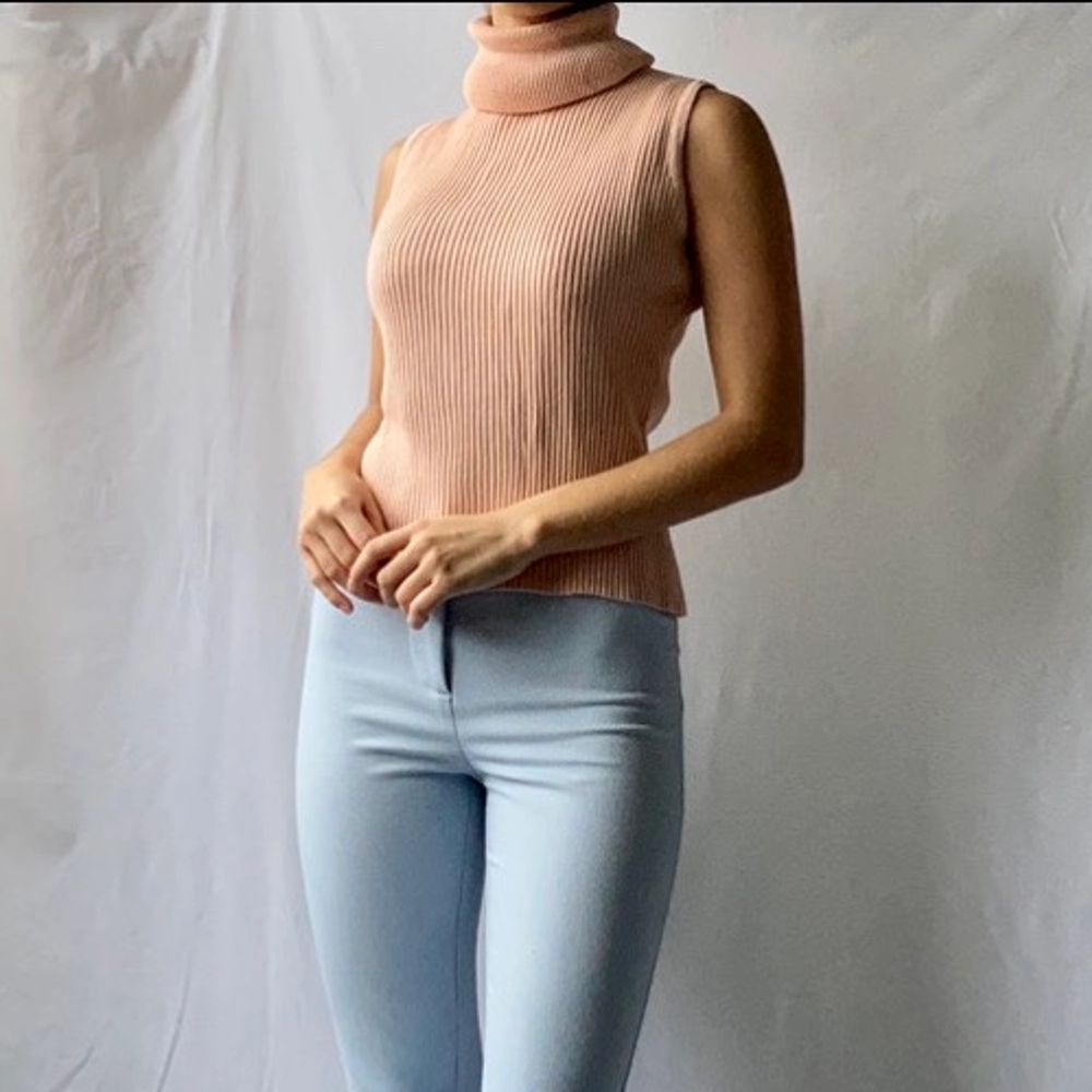 🌊 CUTE PALE PINK / SALMON RIBBED KNITTED POLO NECK VEST TOP • SIZE - XS-M / EU 34-38 • BRAND - Vintage • MATERIAL - Cotton MY MEASUREMENTS • Height 161cm / 5'3