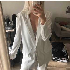 Kavaj i perfekt skick 🌹 - Superfin kavaj i perfekt skick, storlek M men även snygg på S🌹 Frakt 50 kr