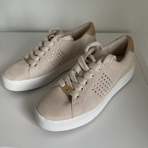 Michael kors skor - Michael kors skor, knappt använda. 350kr + frakt💓