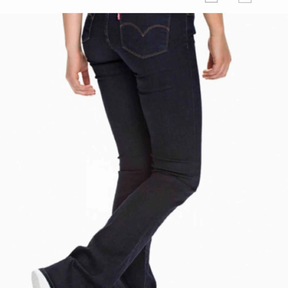 Levis bootcut jeans. Jeans & Byxor.