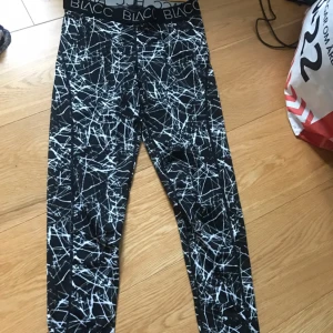  - Träningstights från BLACC, skitsnygga!