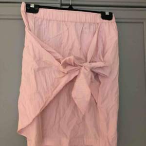 En kjol från Na-kd från andrea hedenstedts kollektion 