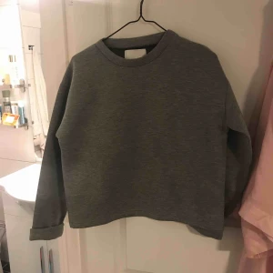  - Härlig retro tröja från Stay. Aldrig använd. Möts helst upp i Stockholm. 