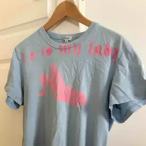 Vintage Paul Smith t-shirt from the 90s. Very good vintage condition. Says size medium on the tag but fits like a small