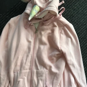  - Stl s Typ unicorn tröja med fleec inuti hela helt ny 350kr frakt 36kr