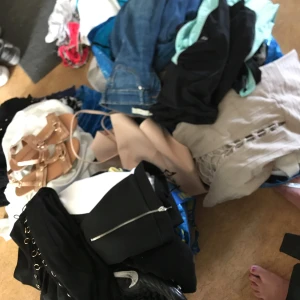  - Snygga kläder säljes 5 st för 100kr