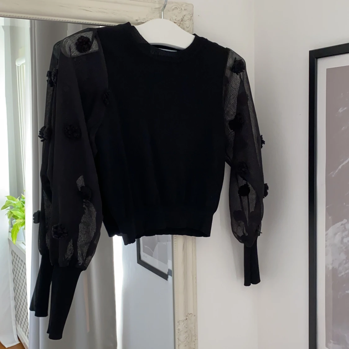 Zara topp med mesh ärmar