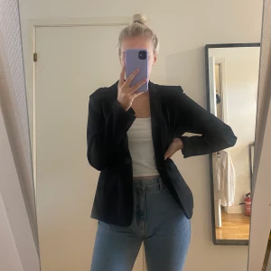 Kavaj - Köparen står för frakten🌺