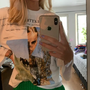 Tröja från Zara - Supersnygg tröja från zara som är lite längre i ärmarna. Storlek S! Bra skick!