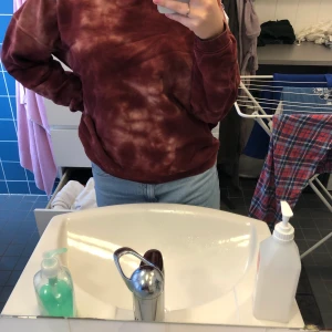 Supersnygg tiedie tröja - Superskön och supersnygg!! Är såå osäker på om jag ska sälja, har varit och är en favorit🥰🥰 frakten är alltid inräknad☺️