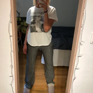 Kostymbyxor - Utsvängda kostymbyxor från Massimo Dutti, storlek 38